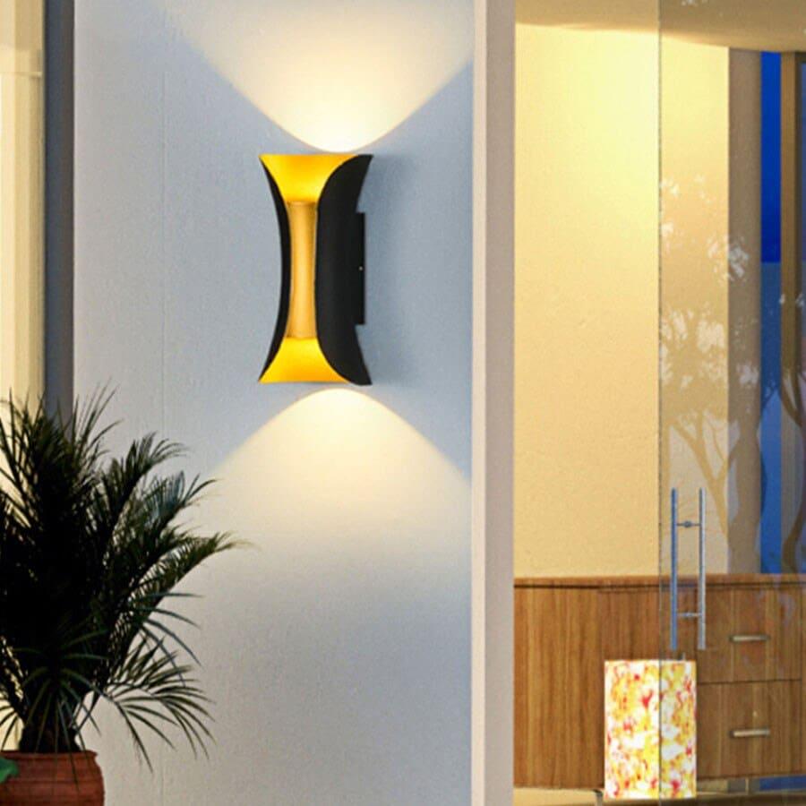 LustriaGlow – Stilvolle Außenwandleuchte mit wetterfestem Design