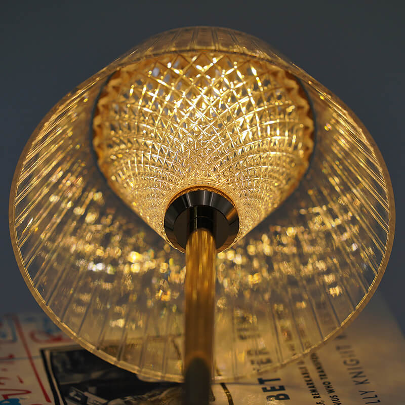 CrystalGlow – Drahtlose Tischlampe mit luxuriösem Kristall-Design