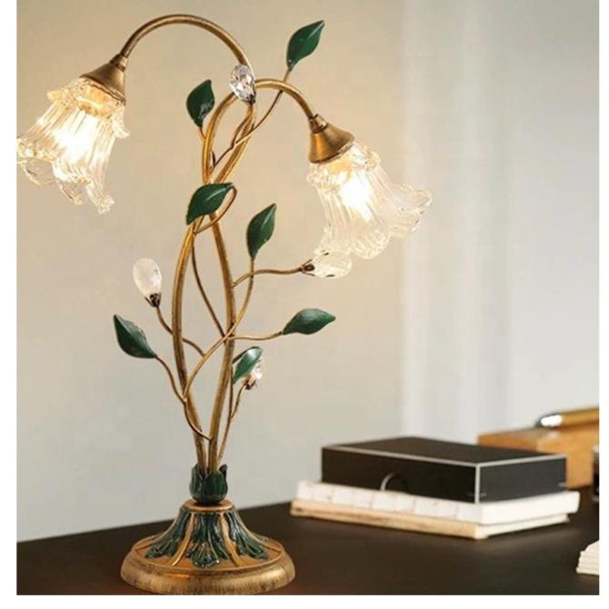 Tischlampe Blumig - Vintage-Design aus Eisen, Kristall und Glas für Schlafzimmer oder Wohnzimmer