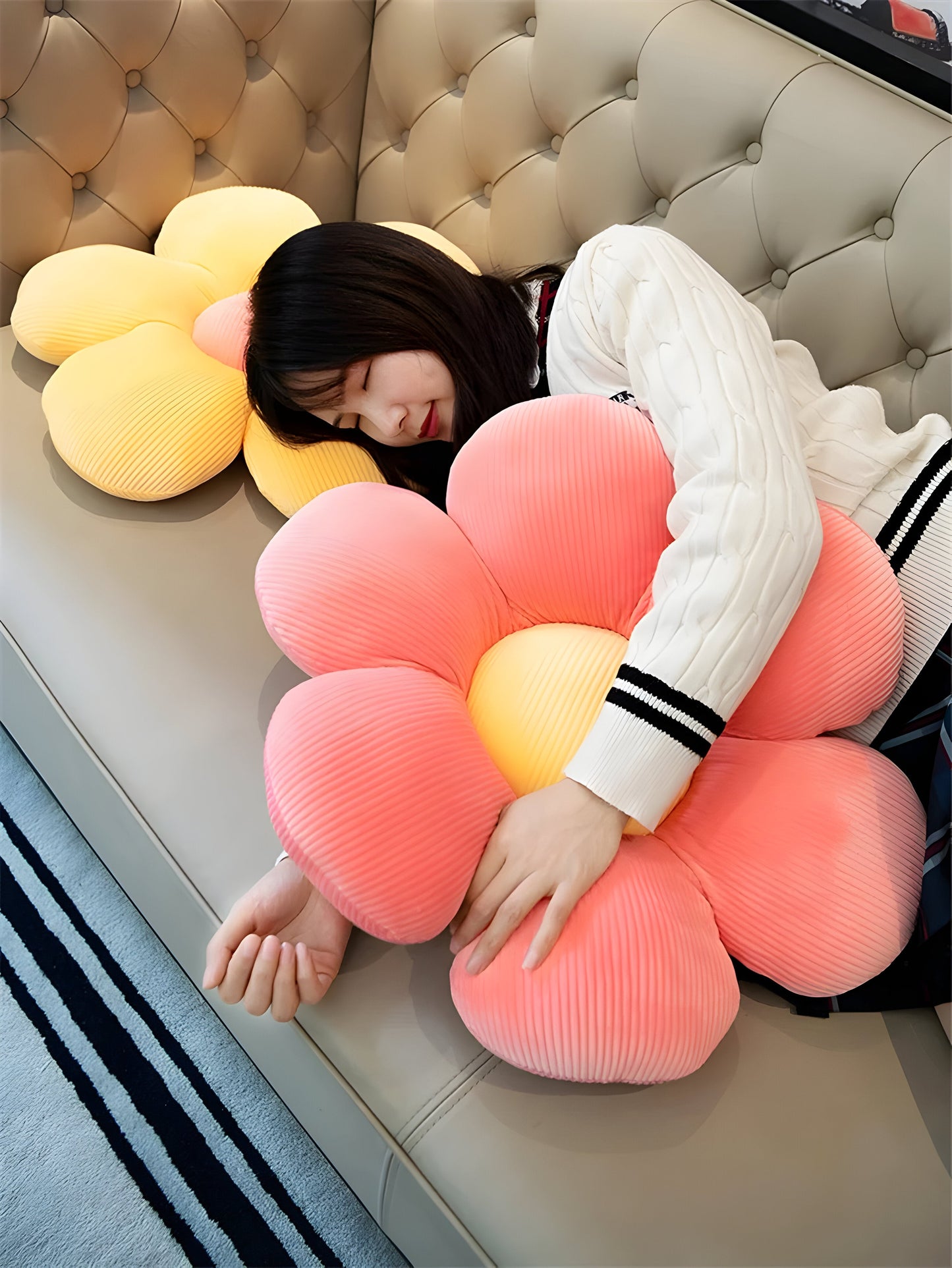 Garduru Cushion - Weiches Sechs Blütenblättern Kissen