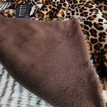 Leopard Luxe – Feines Faux-Fur-Decke