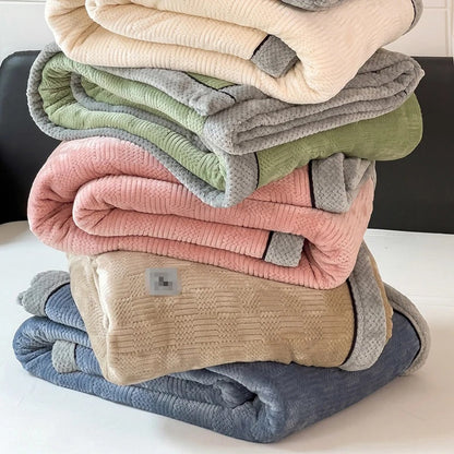 Fleece-Decke für kalte Tage - weich, warm, gemütlich für Zuhause und Bürogebrauch