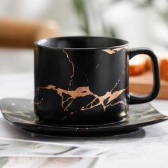 Teetasse mit Marmor-Finish