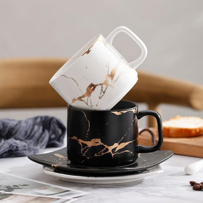 Teetasse mit Marmor-Finish