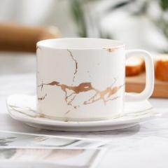 Teetasse mit Marmor-Finish