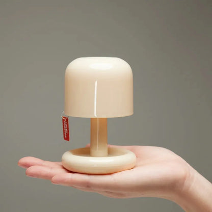 Minimalistisches LED-Nachtlicht im Pilz-Stil