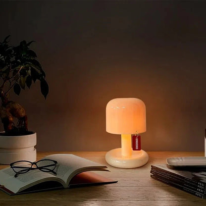 Minimalistisches LED-Nachtlicht im Pilz-Stil
