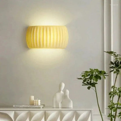 RibbedGlow – Luxus Wandleuchte mit moderner Eleganz