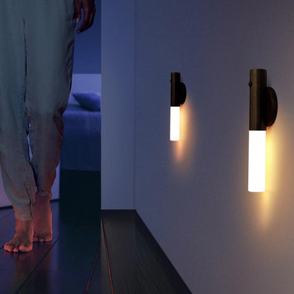LightSense – Minimalistische Bewegungsmelderlampe mit magnetischer Befestigung