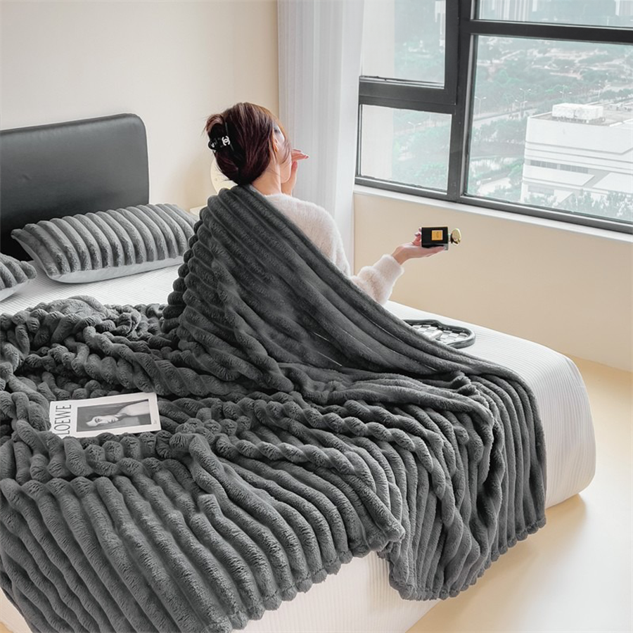 RoyaleGlow Lounge-Decke - Dick, Atmungsaktive Nordic Wurfdecke