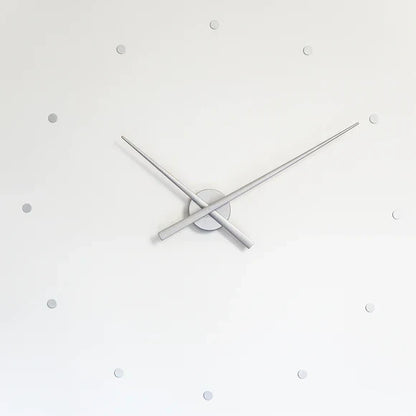 Wanduhr mit stilvollem Design