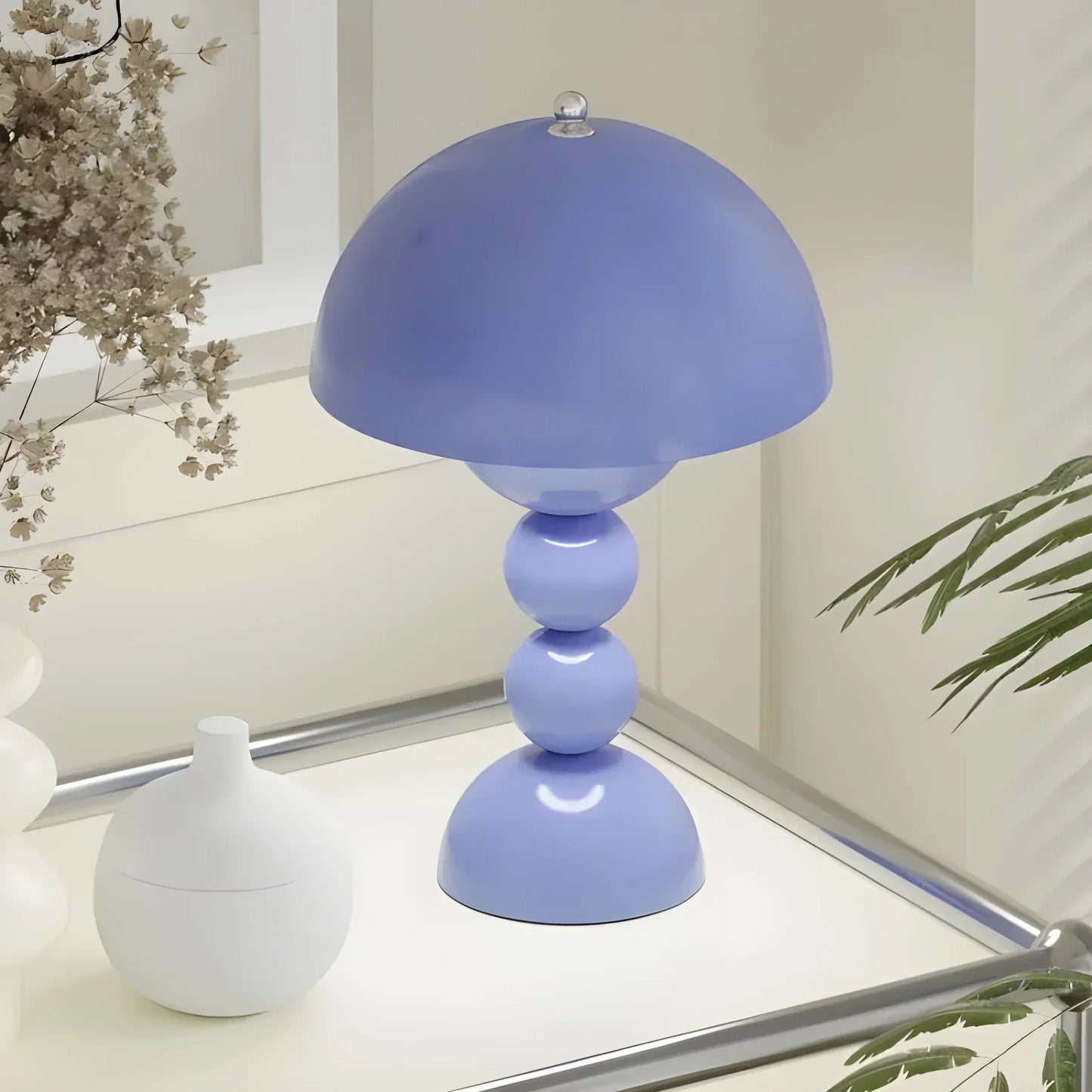 Moderne geometrische Tischlampe - Stilvolles skandinavisches Design mit buntem Fuß