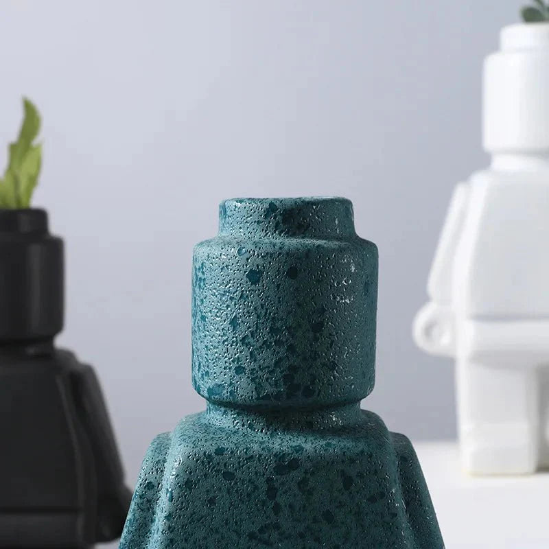 Minimalistische Keramikvase „Roboter“ im nordischen Stil