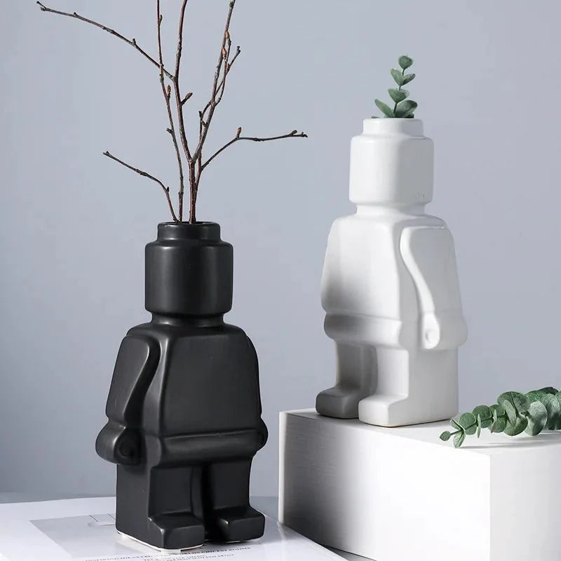 Minimalistische Keramikvase „Roboter“ im nordischen Stil