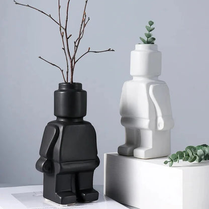 Minimalistische Keramikvase „Roboter“ im nordischen Stil