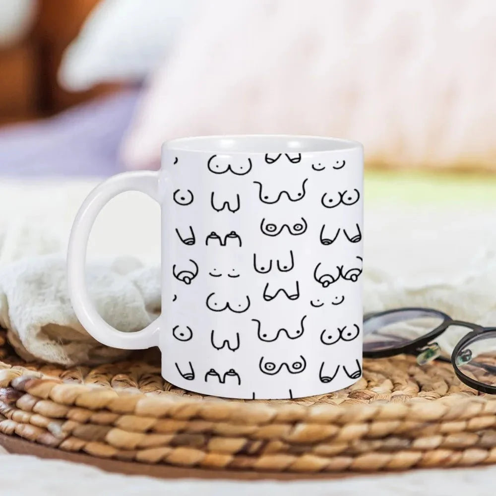 Neuartige, lustige Kaffeetasse aus Keramik mit Tittenmotiv