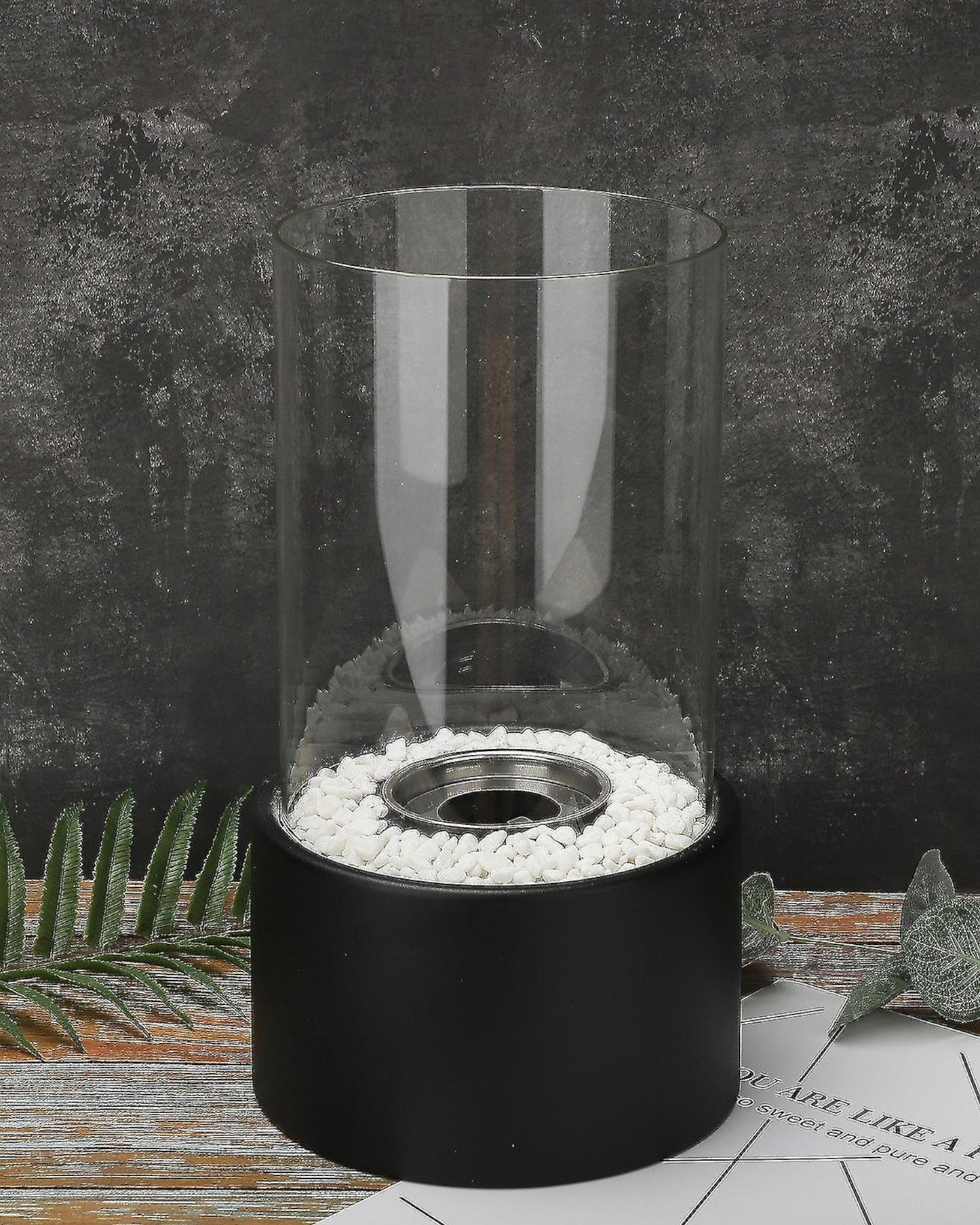 EternalGlow – Elegante Öllampe aus Metall und Glas mit offener Flamme