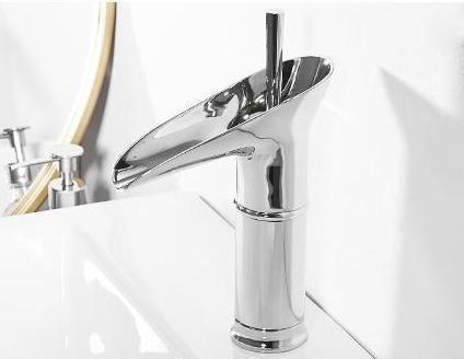 Antike Wasserfallarmatur für das Badezimmer | AquaHeritage