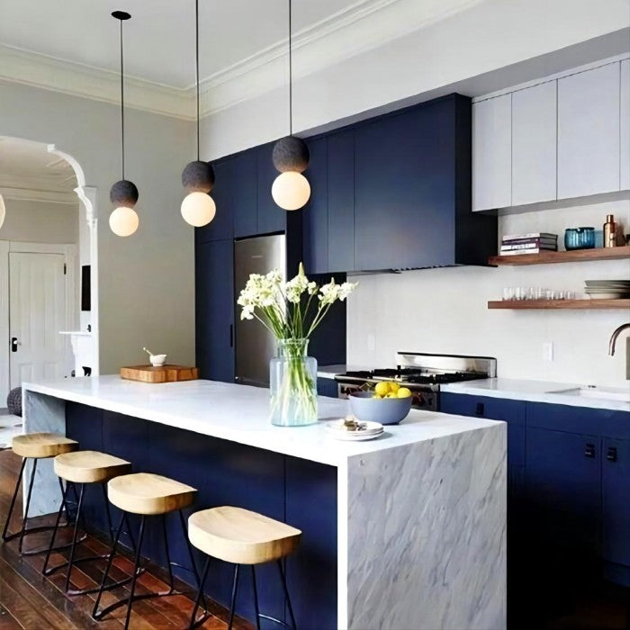 Aufhängung Origo – Geometrisches Design aus Zement, Vulkangestein und Opalglas