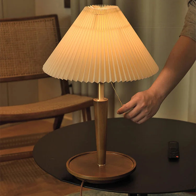 Garduru Faltbare Holz Tischlampe – Zeitlose Eleganz mit warmem Licht