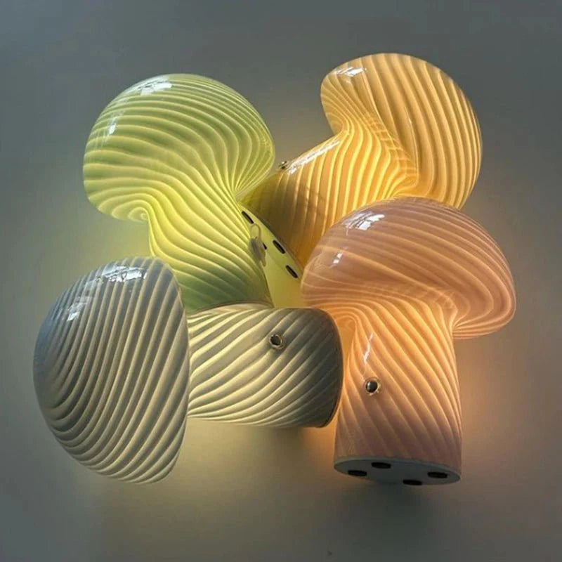 Pastellfarbige Glas-Pilz-Tischlampe