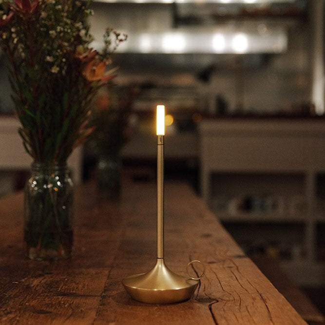 Lampe Giavi - Zeitgenössische Eleganz und warme Atmosphäre mit dimmbarem Licht