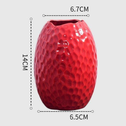 Garduru Geschwungene Rote Vase | Zeitloses Design | Dekoratives Highlight | Moderne Wohnkultur