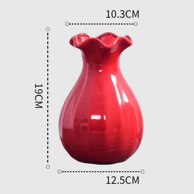 Garduru Geschwungene Rote Vase | Zeitloses Design | Dekoratives Highlight | Moderne Wohnkultur