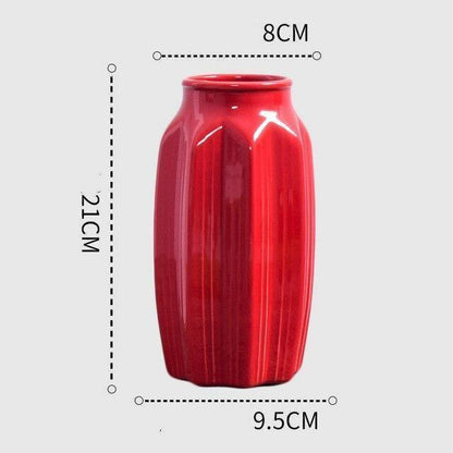 Garduru Geschwungene Rote Vase | Zeitloses Design | Dekoratives Highlight | Moderne Wohnkultur