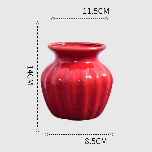 Garduru Geschwungene Rote Vase | Zeitloses Design | Dekoratives Highlight | Moderne Wohnkultur