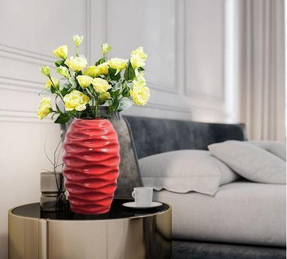 Garduru Geschwungene Rote Vase | Zeitloses Design | Dekoratives Highlight | Moderne Wohnkultur