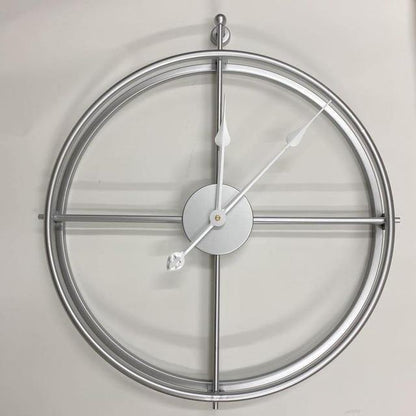 Minimalistische Wanduhr aus Metall