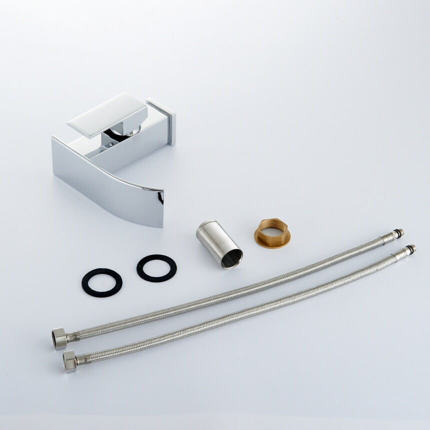 Stilvoller Wasserfall-Wasserhahn – Badarmatur mit luxuriösem Wasserlauf