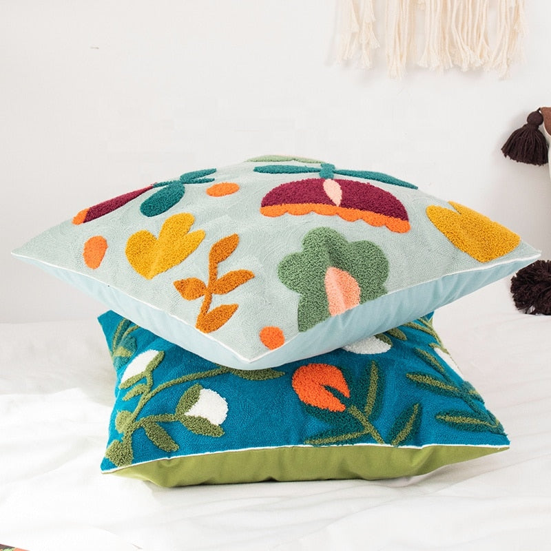 BotanicaLuxe – Strickkissenbezug mit üppigem Blumen- und Dschungelmuster