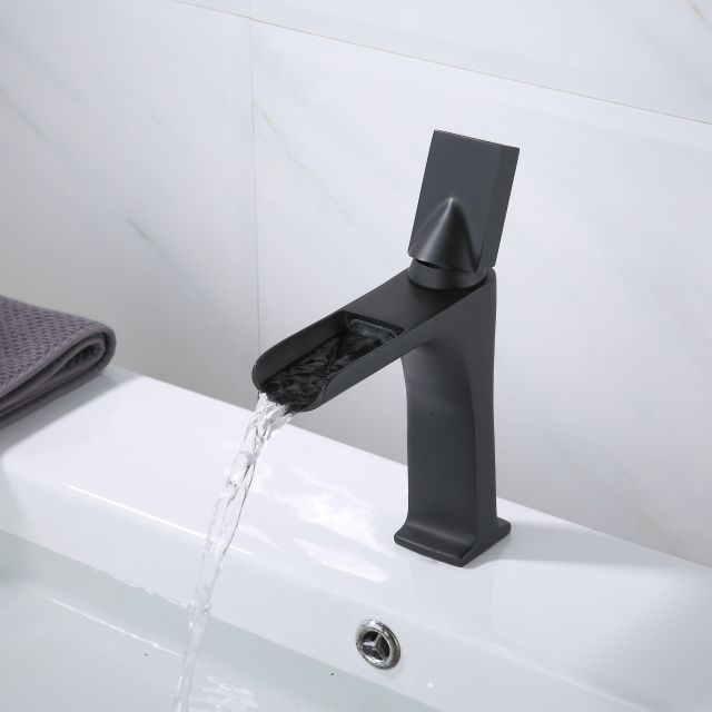 Vita - Moderner Wasserfall Wasserhahn