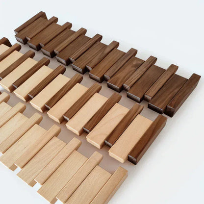 Garduru - Klaviergarderobe aus Holz