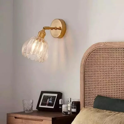 PetalShine - Retro Wandlampe in Blumenform
