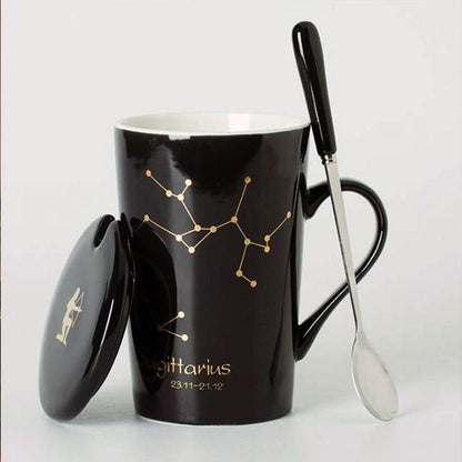 In The Stars Sternzeichen-Kaffeetasse mit Löffel und Deckel