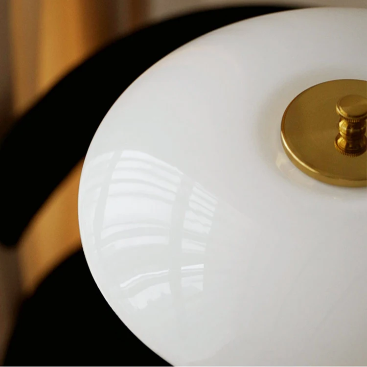 Tischlampe Glas LED Modern Messing Licht