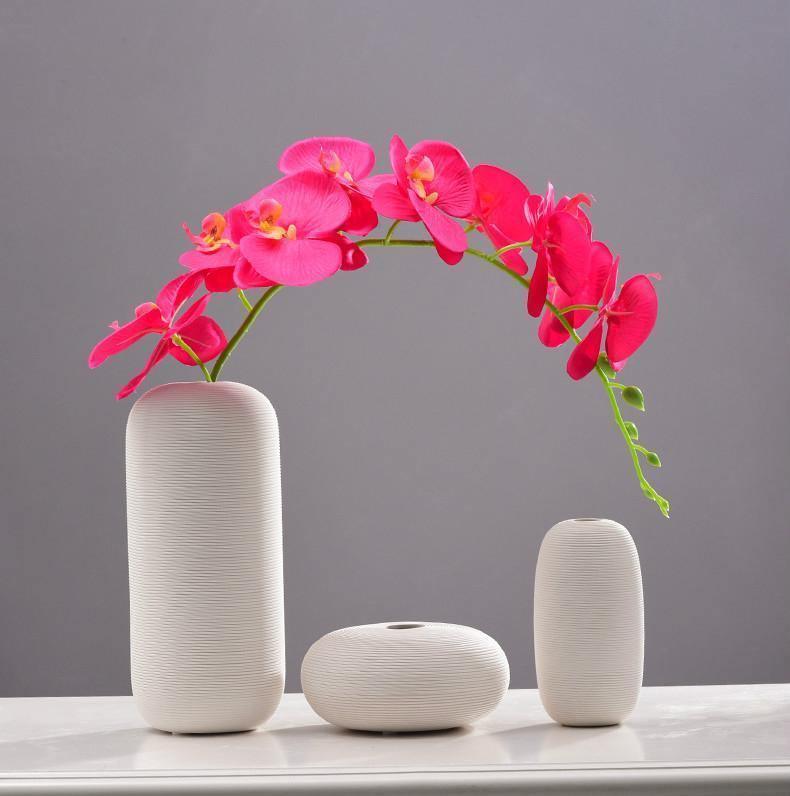 Garduru Eleganz Vase | Minimalistisches Design | Handgefertigte Weiße Keramikvase | Deko für Zuhause