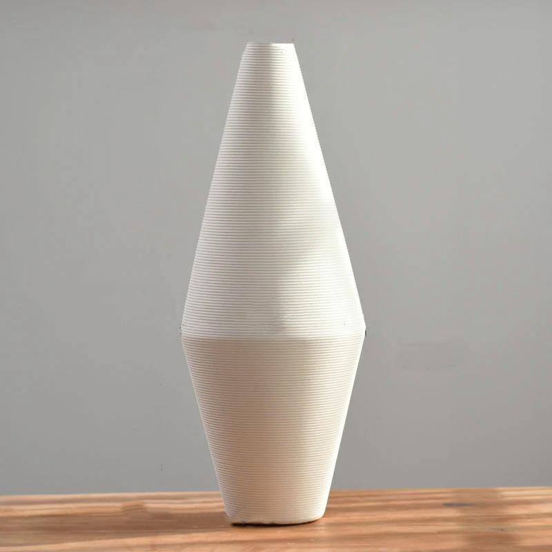 Garduru Eleganz Vase | Minimalistisches Design | Handgefertigte Weiße Keramikvase | Deko für Zuhause