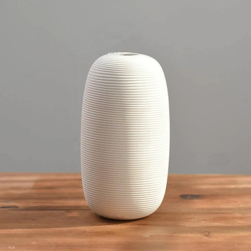 Garduru Eleganz Vase | Minimalistisches Design | Handgefertigte Weiße Keramikvase | Deko für Zuhause