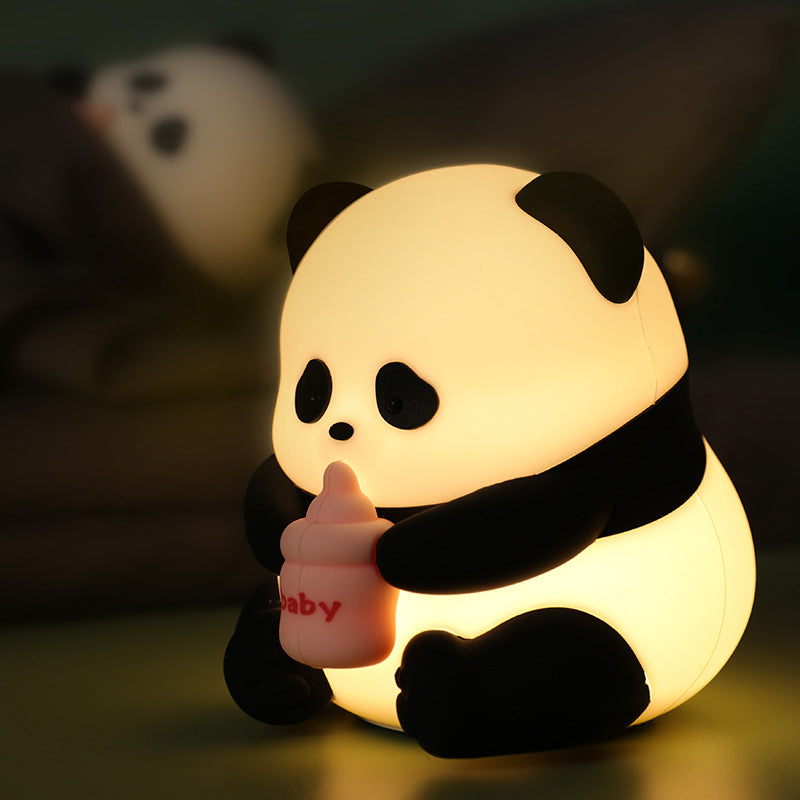 Quietsilicone Milchtrinkender Panda LED Nachtlicht - Perfektes Geschenk für Kinder und Mädchen