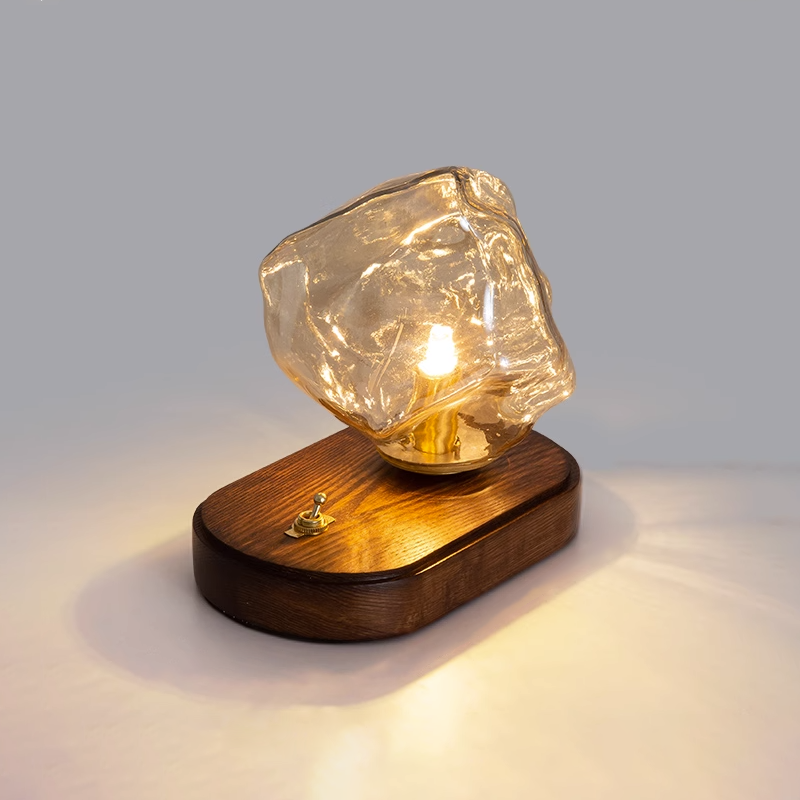 Tischlampe aus Glas Ice Stone – Elegantes Design mit Metall- und Holzfuß