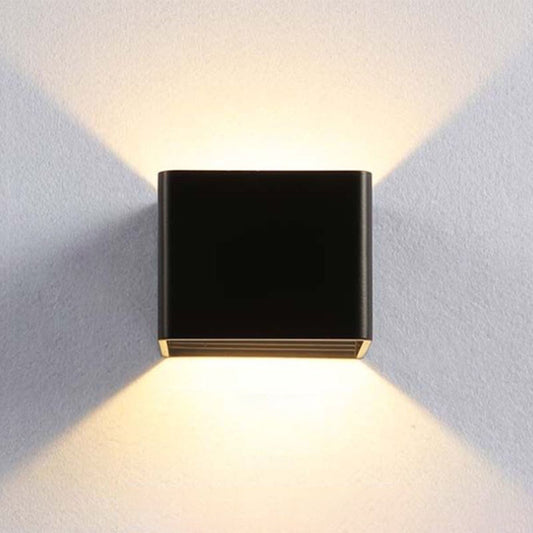 LED-Wandleuchte für den Außenbereich – Lumina – wasserdicht – moderner Doppelkopf 8 cm x 10 cm