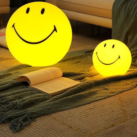 Smiley-Nachtlicht mit wiederaufladbarer LED und Touch-Schalter