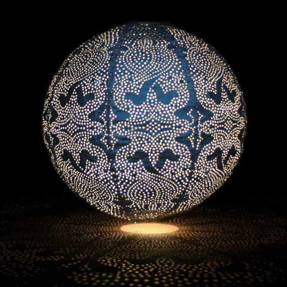 Solarleuchte Globe Design – Außenbeleuchtung mit Marrakesh-Muster aus Tyvek