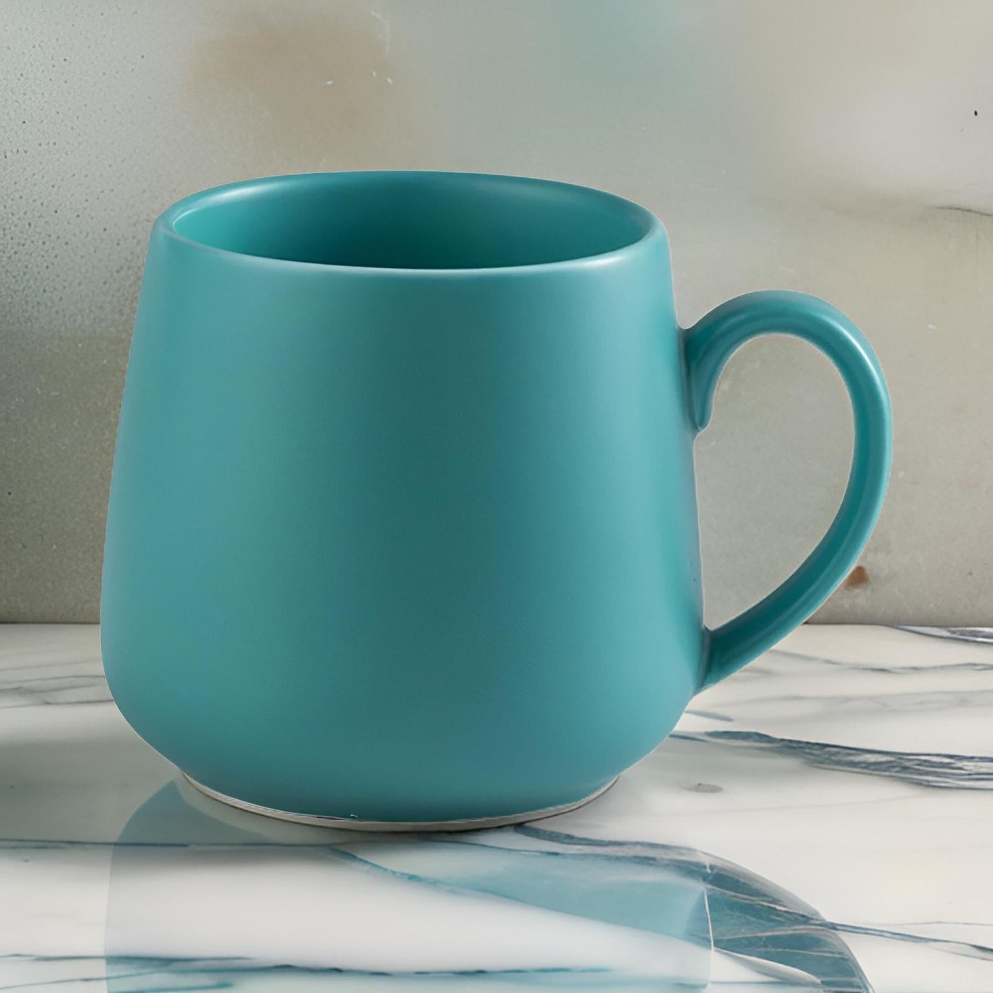 Vollfarbiger matter Kaffeebecher