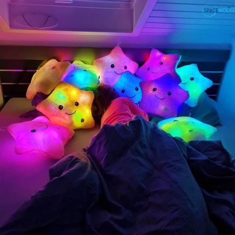 Garduru - Kuschelkissen, Kopfkissen und Nachtlicht in einem