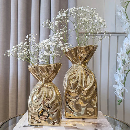 Garduru - Wunderschöne goldene Vase